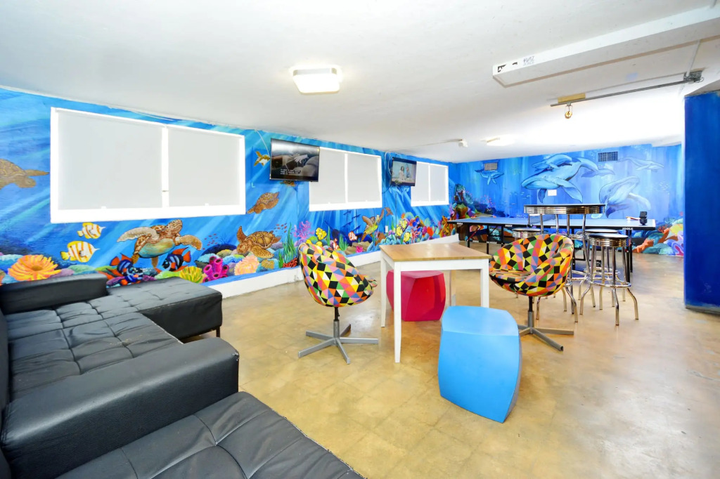 South Beach Rooms and Hostel
