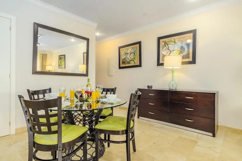 One Bedroom Condo w Amazing Views Luxurycomplex