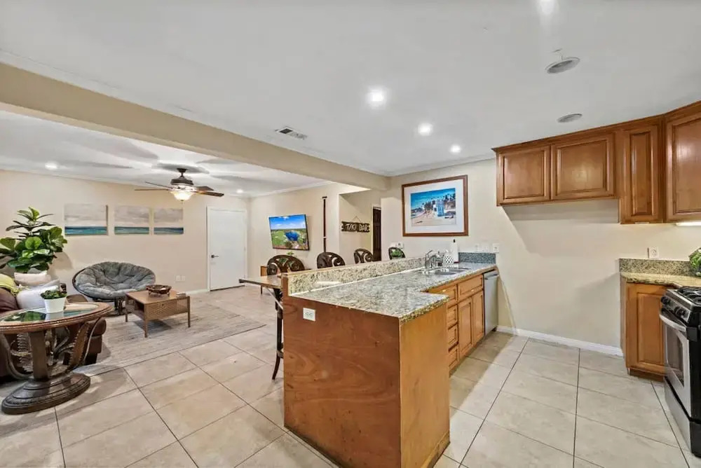 Costa Mesa Bungalows by ELVR