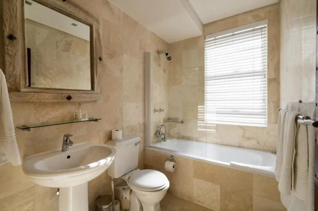 Bantry Beach Luxury Suites