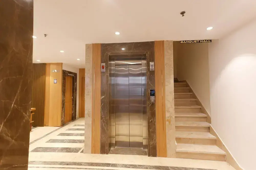Hotel Sarc Inn