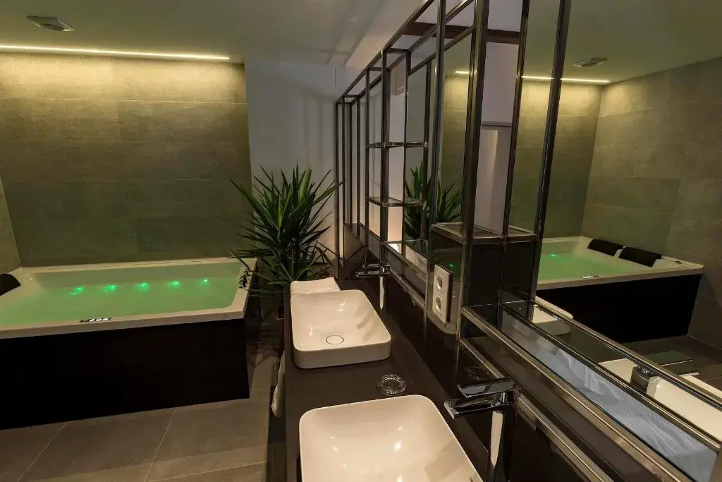 Vinatea Suites con jacuzzi privado en el centro de Morella