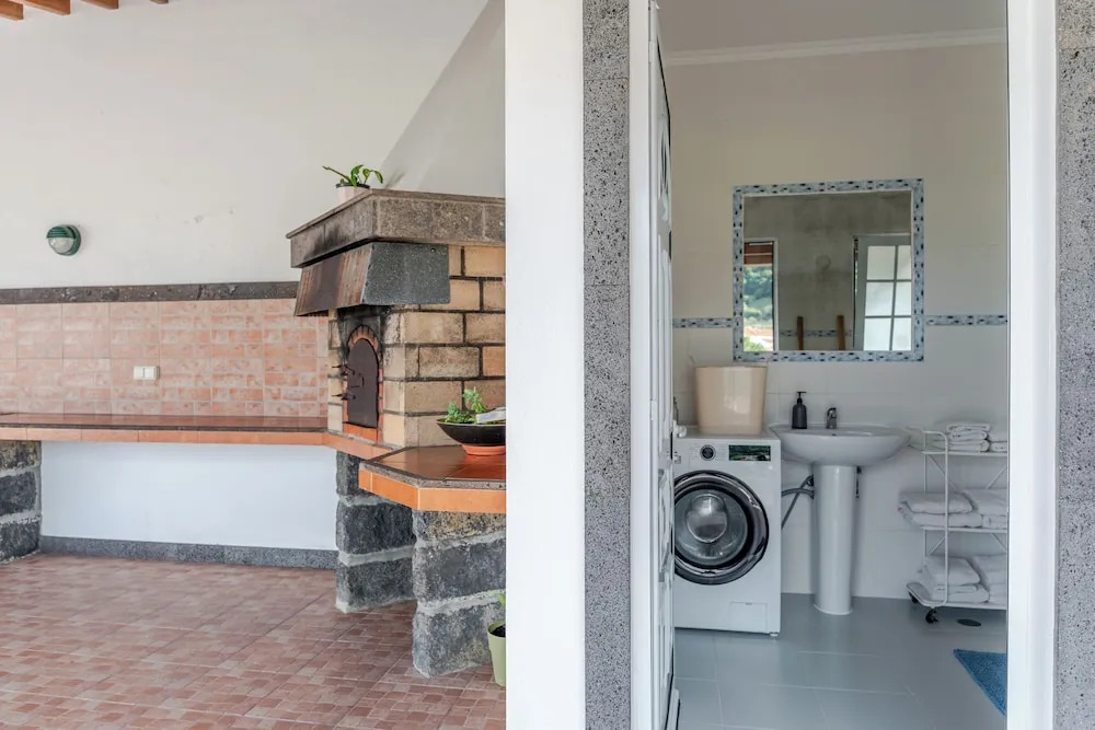 Spacious, Garden, and Private Parking