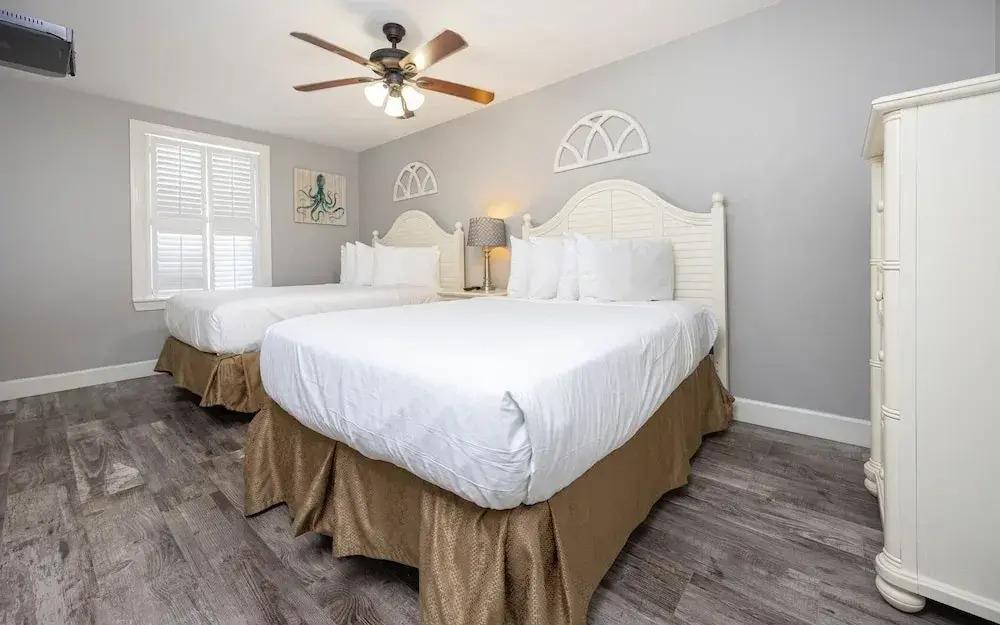 Phoenix East 706 3 Bedroom Condo