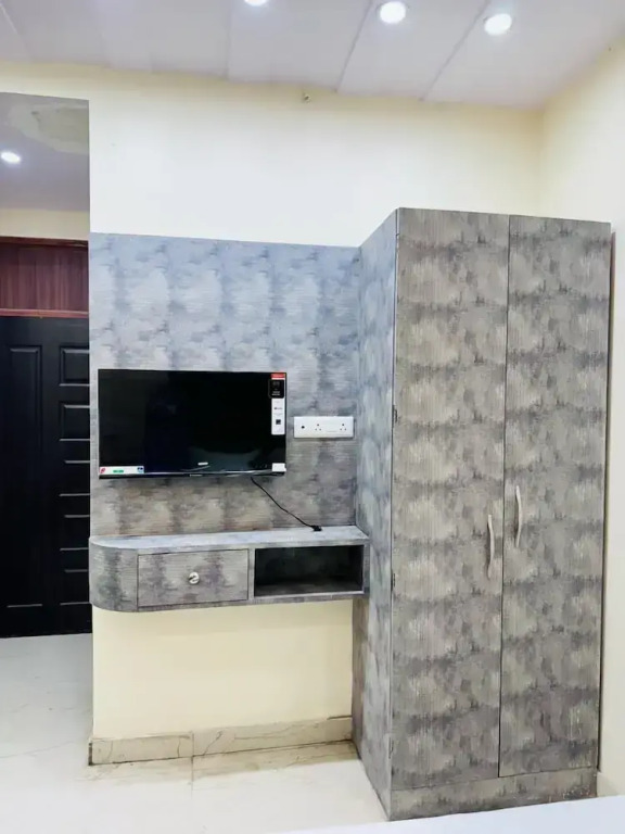 KashVi Hotels
