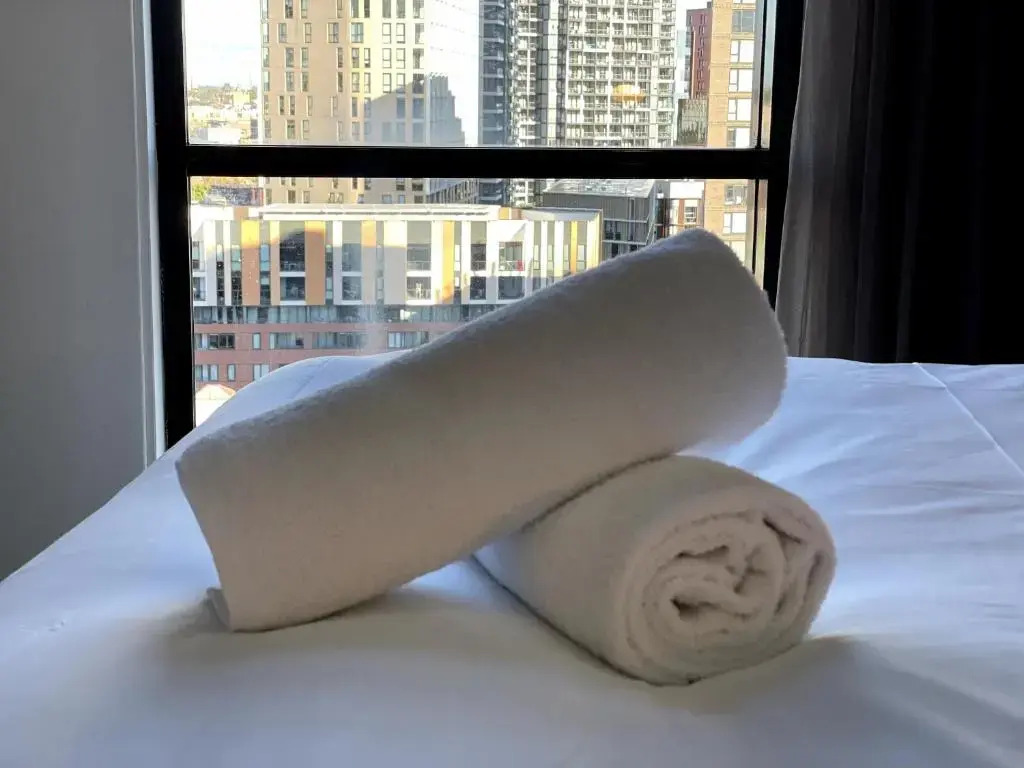 KOZYGURU SYDNEY CBD Family Friendly 3Bed APT NHA653-1702