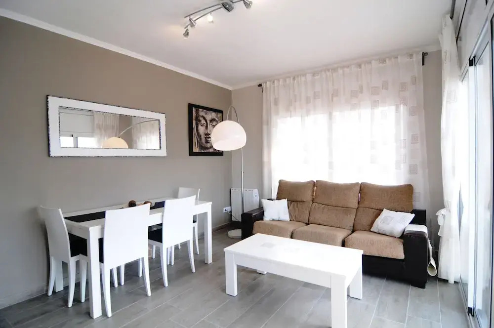 HomeHolidaysRentals Maritim V