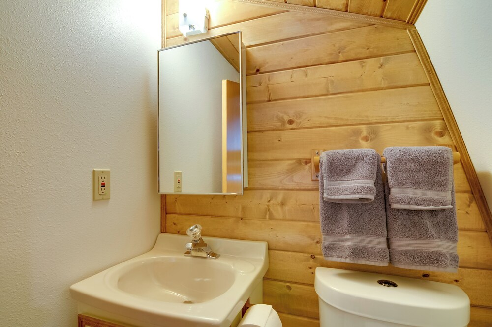Unique Forest Cabin With Deck: Ski, Hike, Fish!