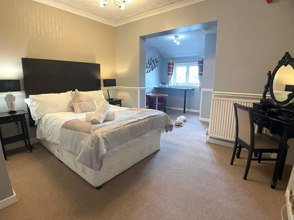 The Lawns Hotel