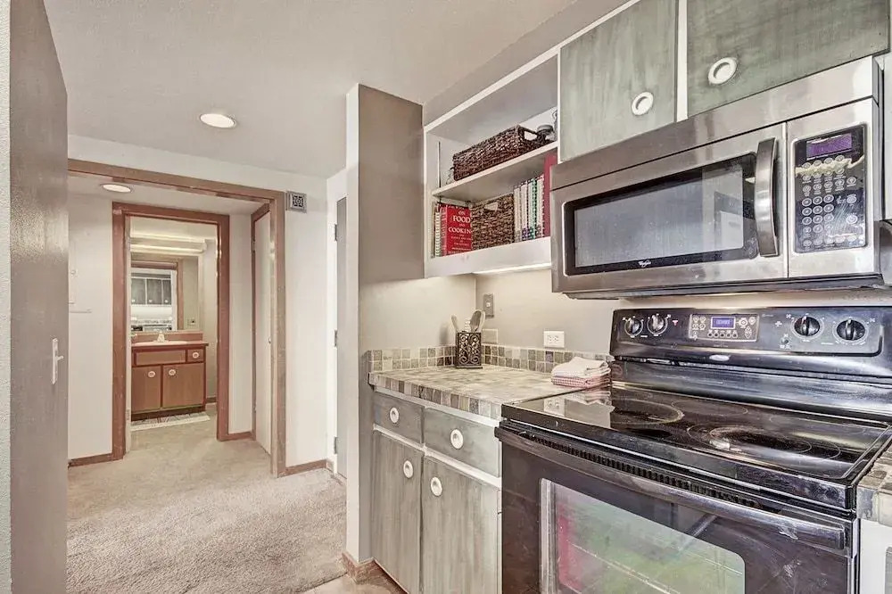 2130 The Pines 1 Bedroom Condo by RedAwning