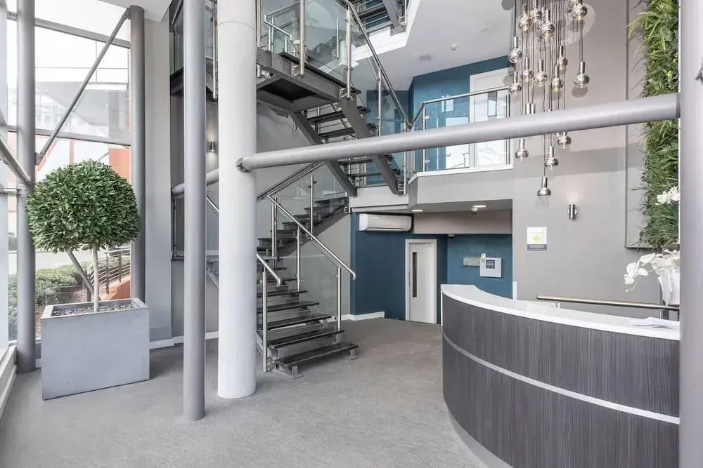 Light and Bright 1BR Apartment Close to Station