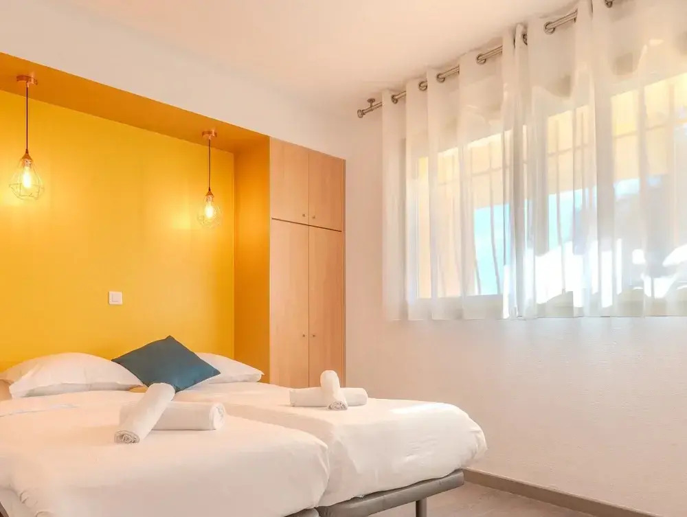 Les 15 Pins & La Mer -  Riviera Escape Apartments with Pool & Garden