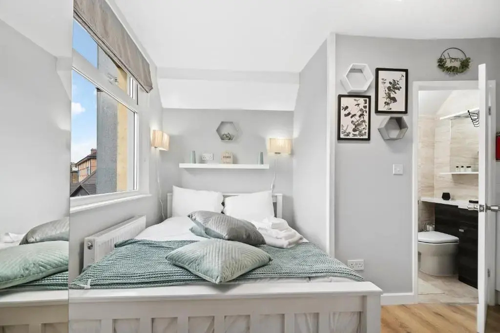 Stunning Studio Flat for 2 people in Kensal Green near West Kilburn, Ladbroke Grove and Maida Hill