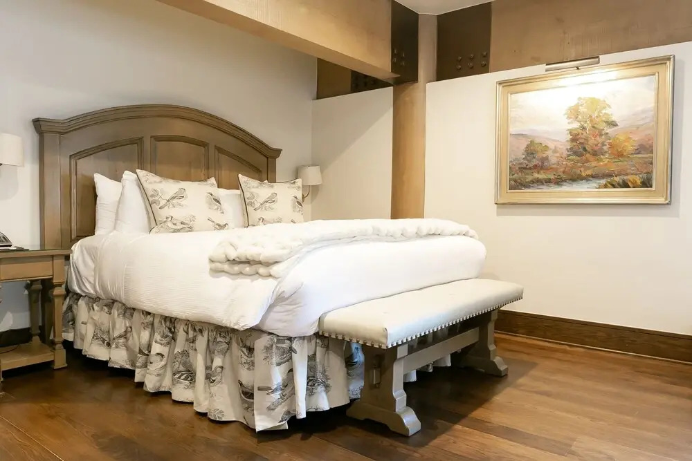 Sterling Studio Hotel Room by RedAwning