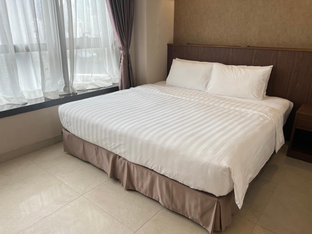 WE Hotel
