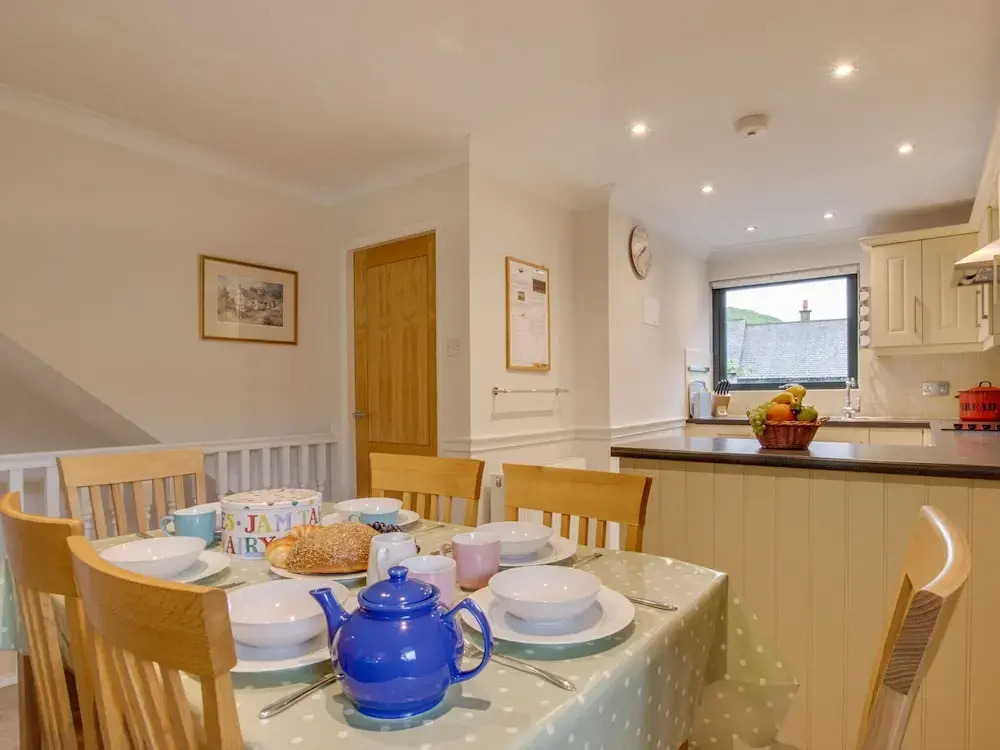 Luxurious Holiday Home With Private Garden at Chapel Stile