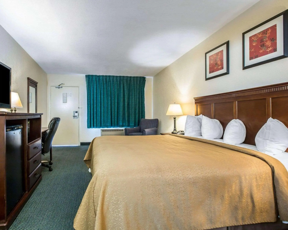 Quality Inn San Diego I-5 Naval Base