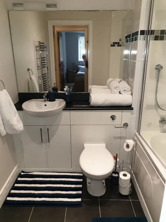 Birminghams Hidden Gem Emerald Apartment, Sleeps 4