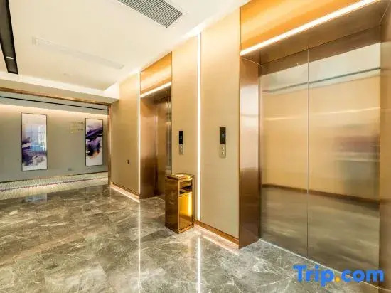 Lavande Hotel Huidong High-Speed Railway Station Shengli Square Store