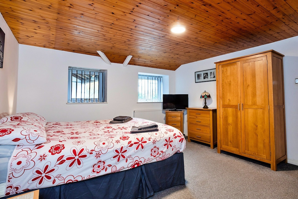 Bungalow in Mainsforth With Games Room