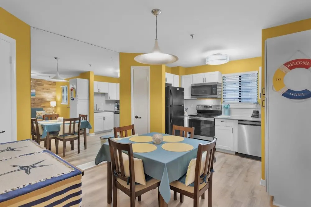 Beachy Vibe 2 BDR In Desirable HHI Resort!