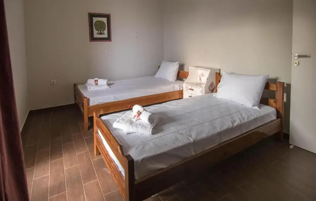 Lovely 3-bedroom Rental Unit With Alluring Views