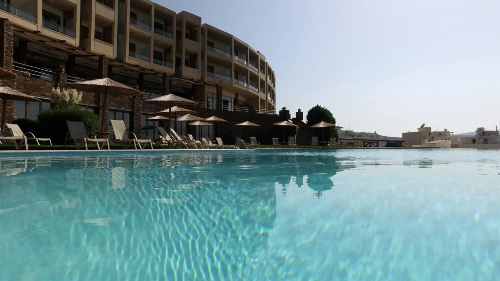Evia Hotel & Suites