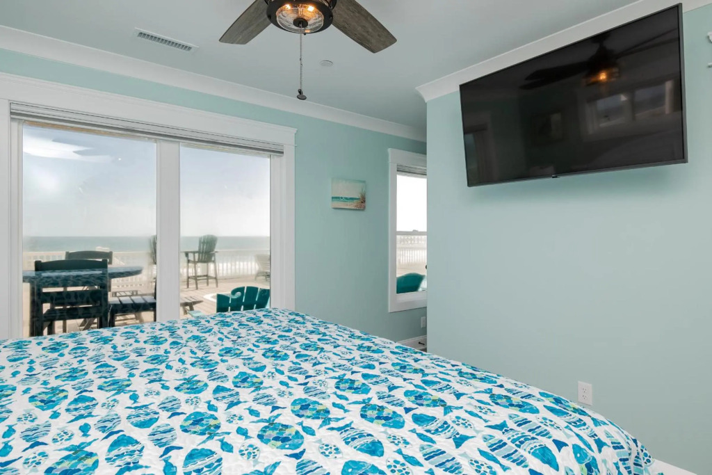 Carolina Dreamin by Oak Island Accommodations