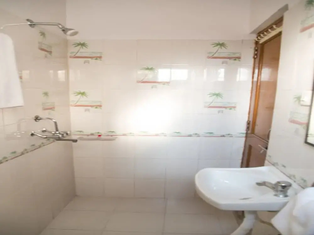 OYO 11933 Home Classic 3BHK near Geetanjali Hospital
