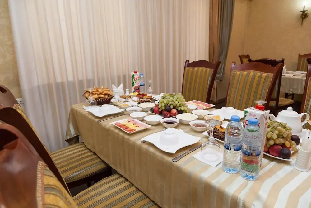 Avicenna Hotel
