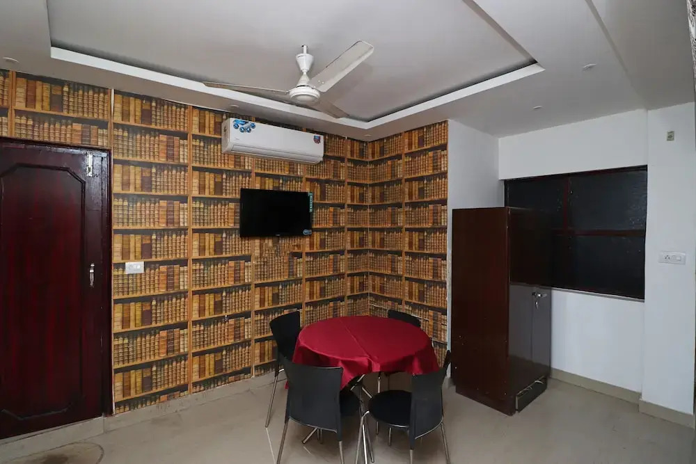 D Season Hotel