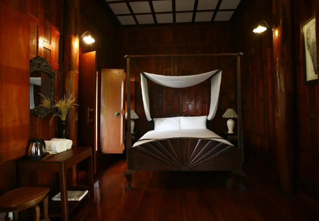 Ayutthaya retreat