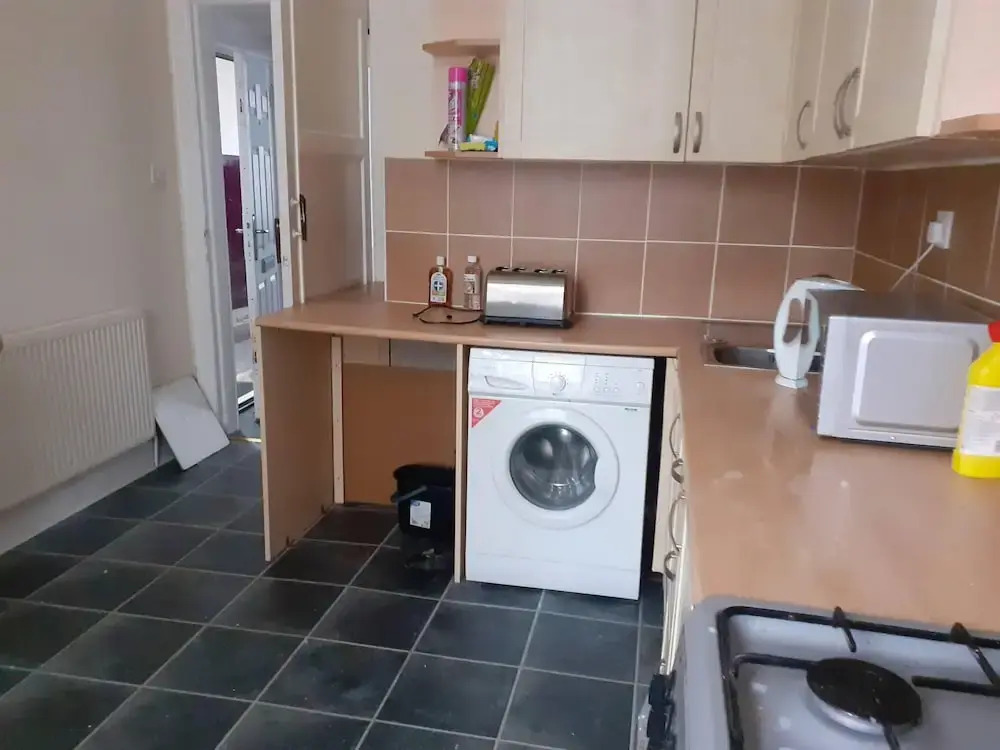 Spacious 2-bed Apartment in North of Glasgow