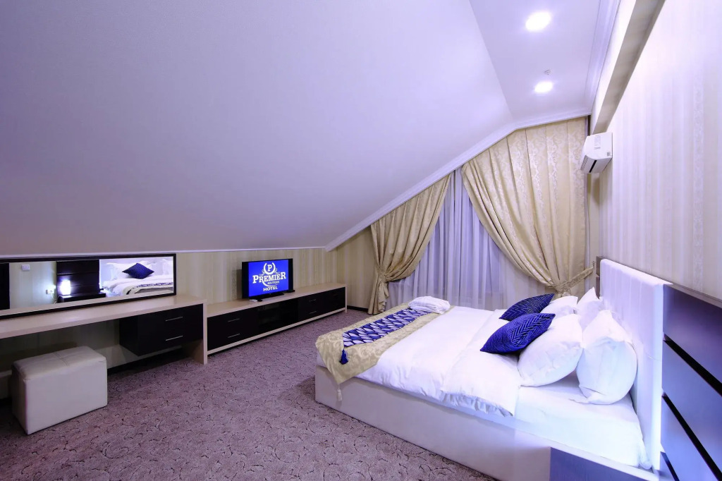 Premier Hotel