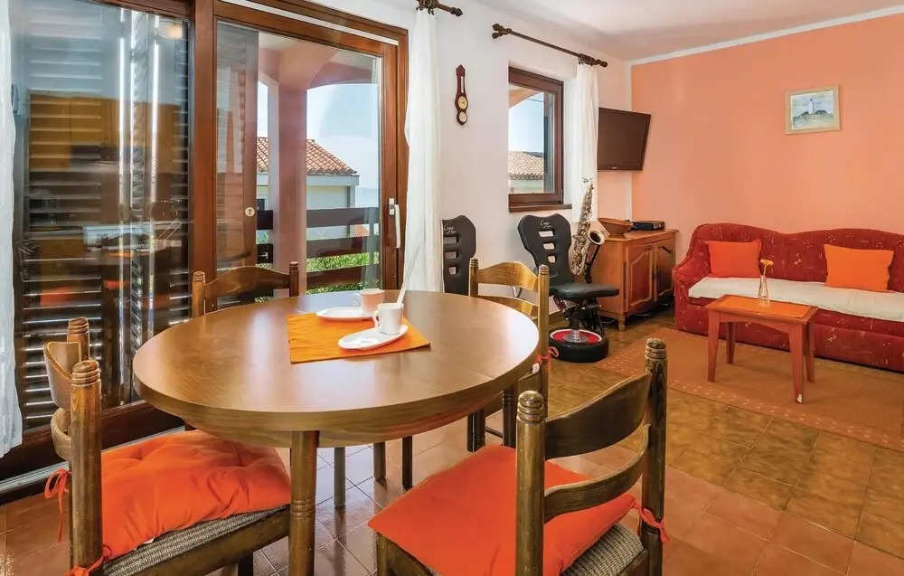 Beautiful Apartment in Labin-ravni With 1 Bedrooms and Wifi