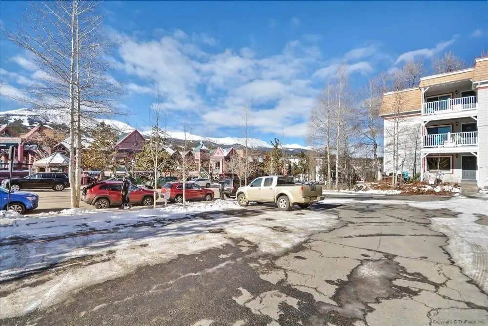 Tannhauser 212 - 2 Br Condo