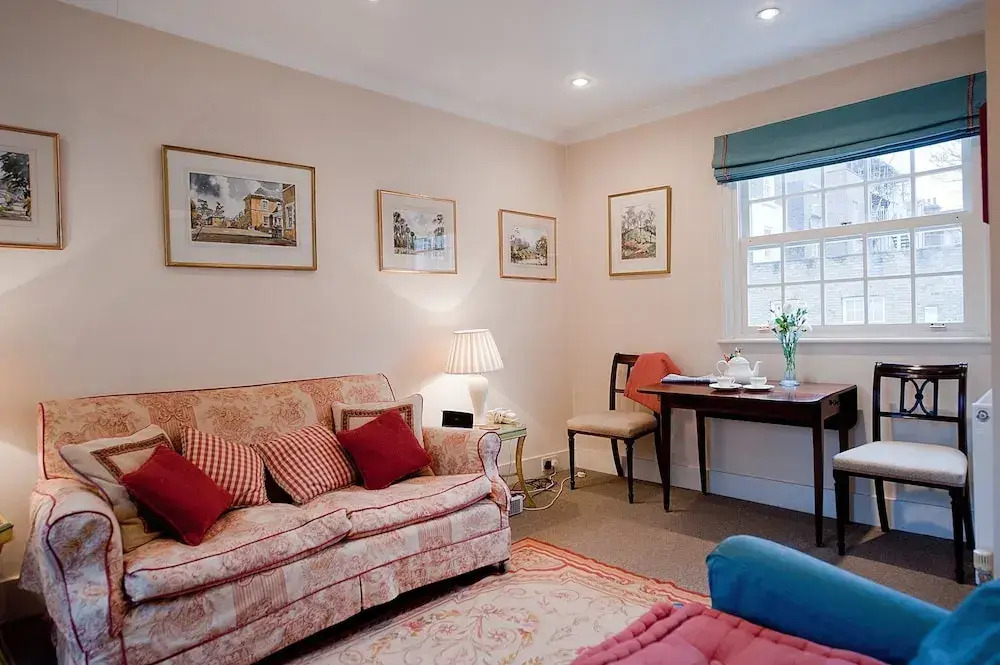 The London Agent Pimlico King Bed