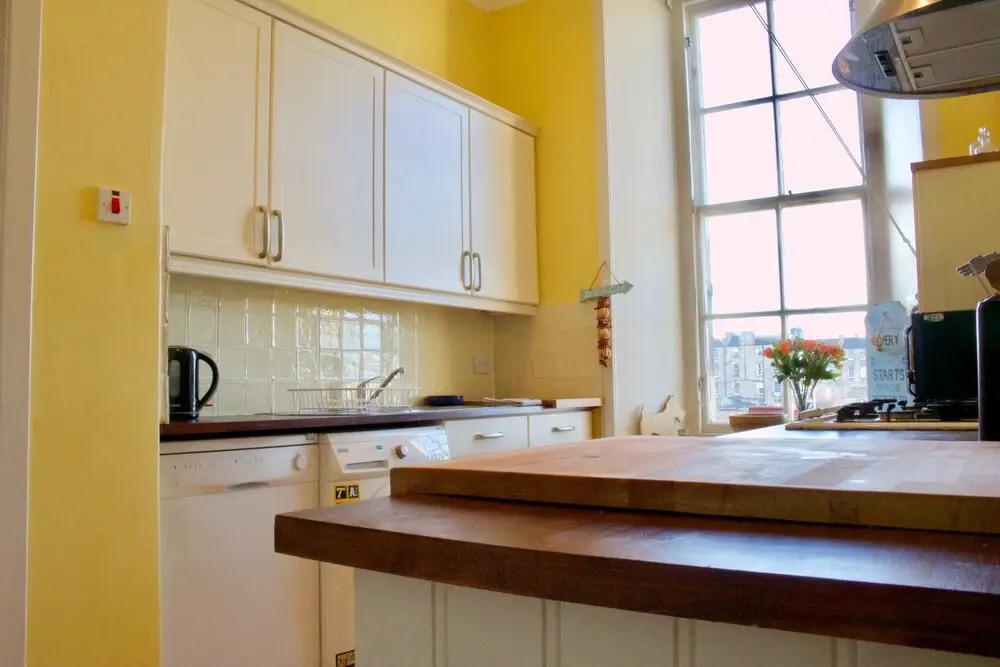 3 Bedroom Apartment in Edinburgh's New Town