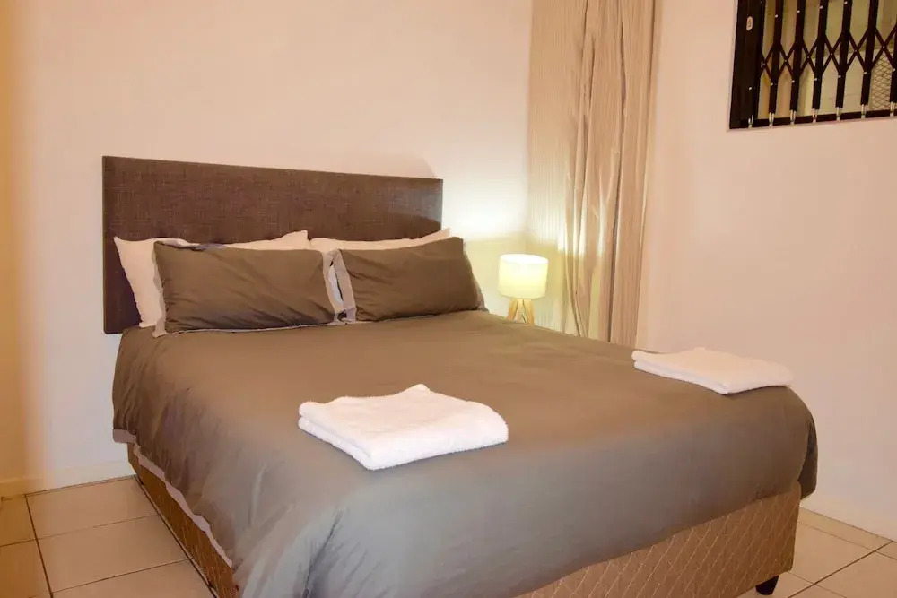 1 Bedroom Flat With Views of Table Mountain and Lions Head