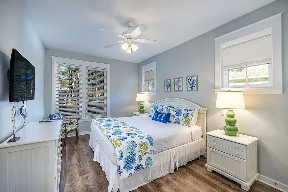 1282 Laurel Grove 3 Bedroom Home by RedAwning