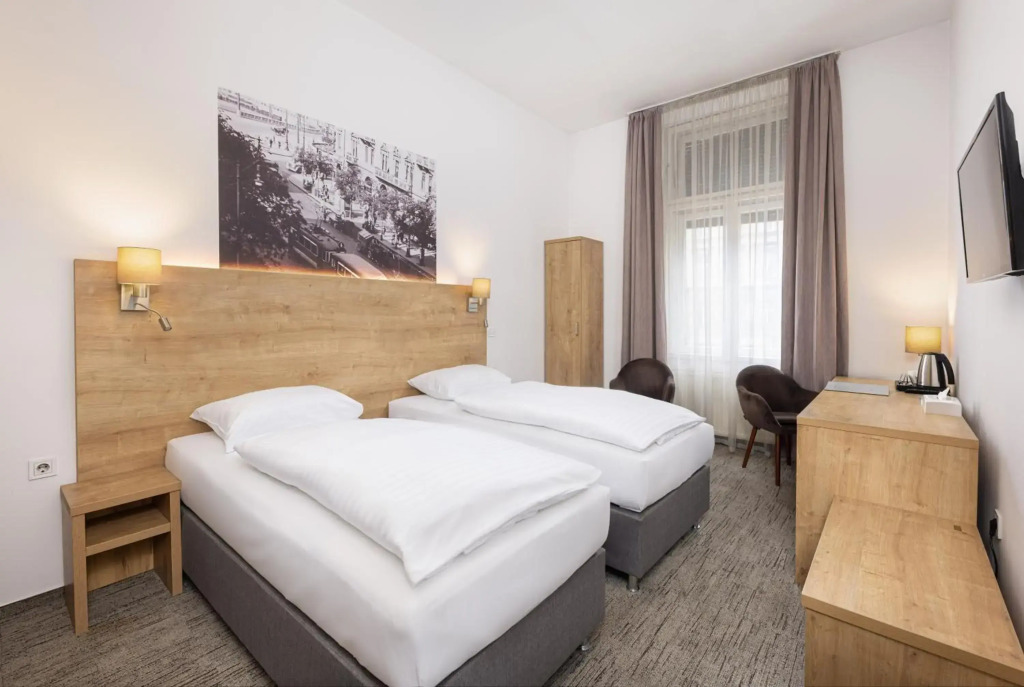 City Hotel Ring