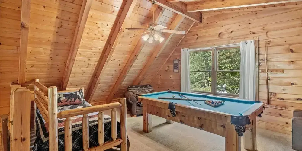 Relaxing Eagles Ridge Getaway Hot Tub