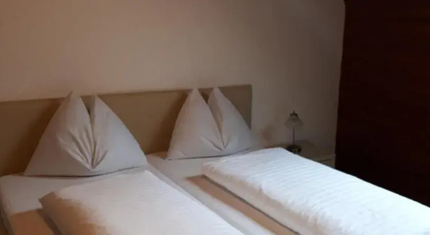 Pension Kreuzinger, 5310 Tiefgraben