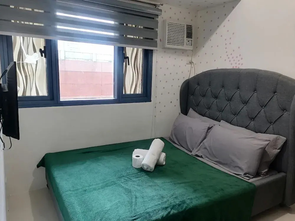 Cozy Condo near US EmbassyErmita Manila/ Roxas blvd/ Dolomite beach