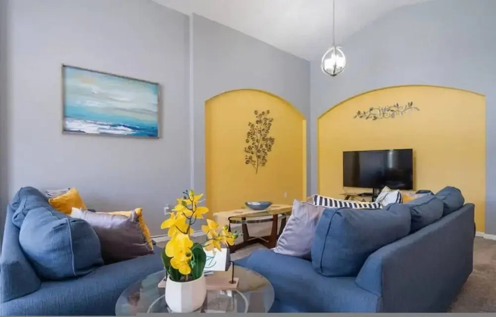 Spacious 4 bed 3 Bath Pool Home