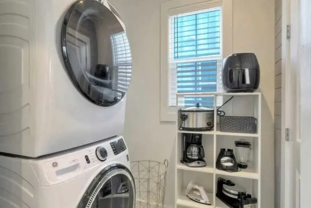 2 Homes in Old Town by Avantstay Sleeps 19, Pool, Newly Built Walk to Eats, Music, & More