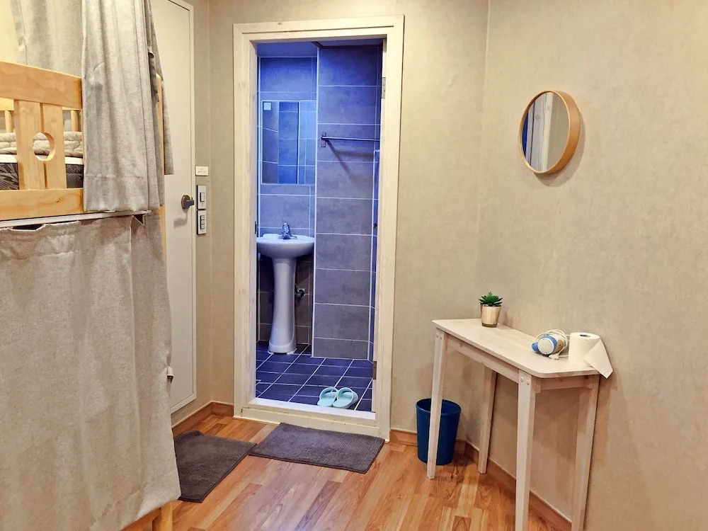 Flat B Hostel - Hostel