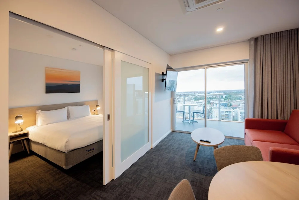 Toms Court Hotel