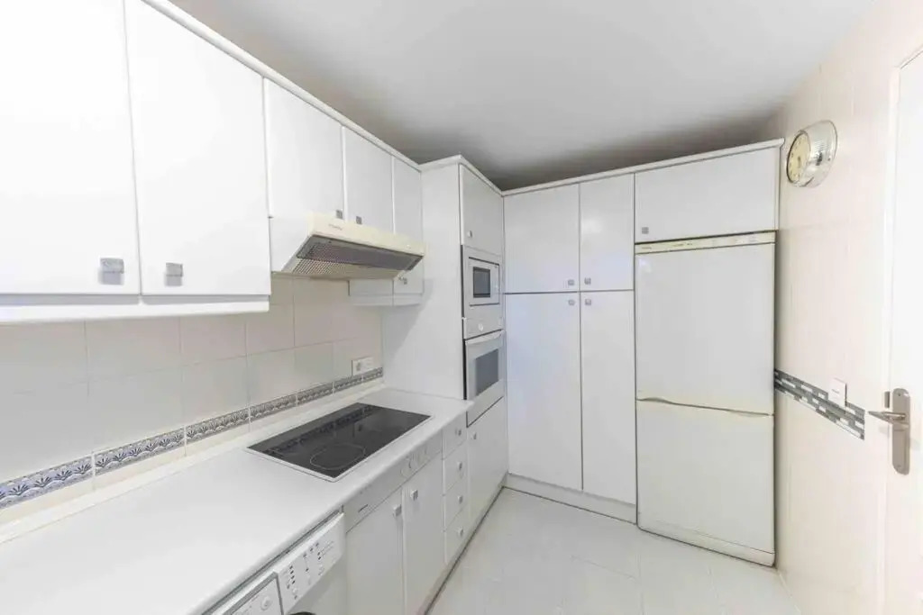 Brigth Apartment/2BED/2BATH/100m beach/Sea Views