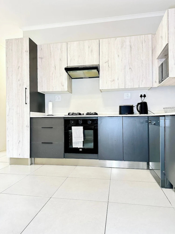 Humble Abode - 93 On New - Midrand
